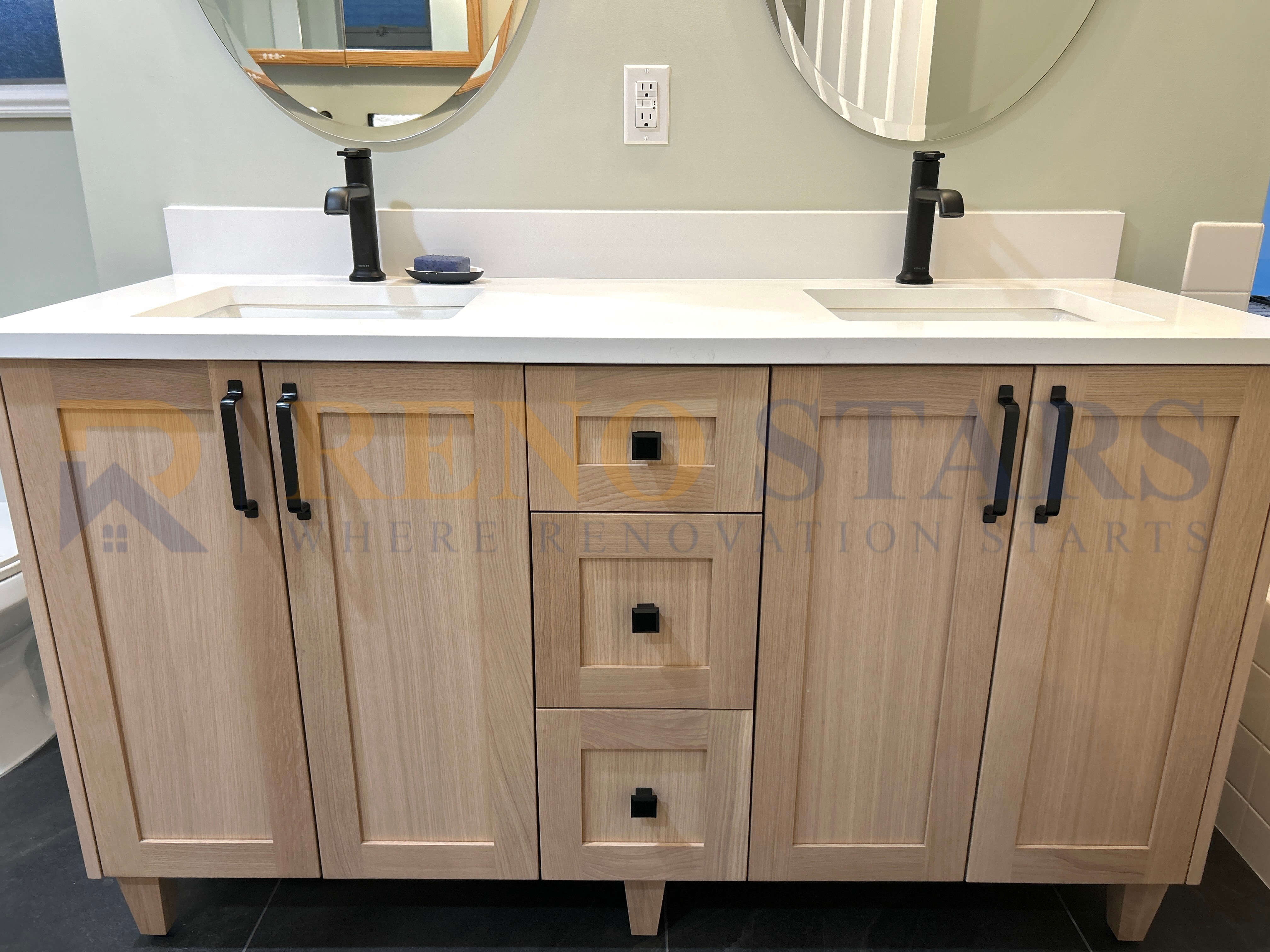 卫生间翻新 — 定制玻璃门 - 改造后 6