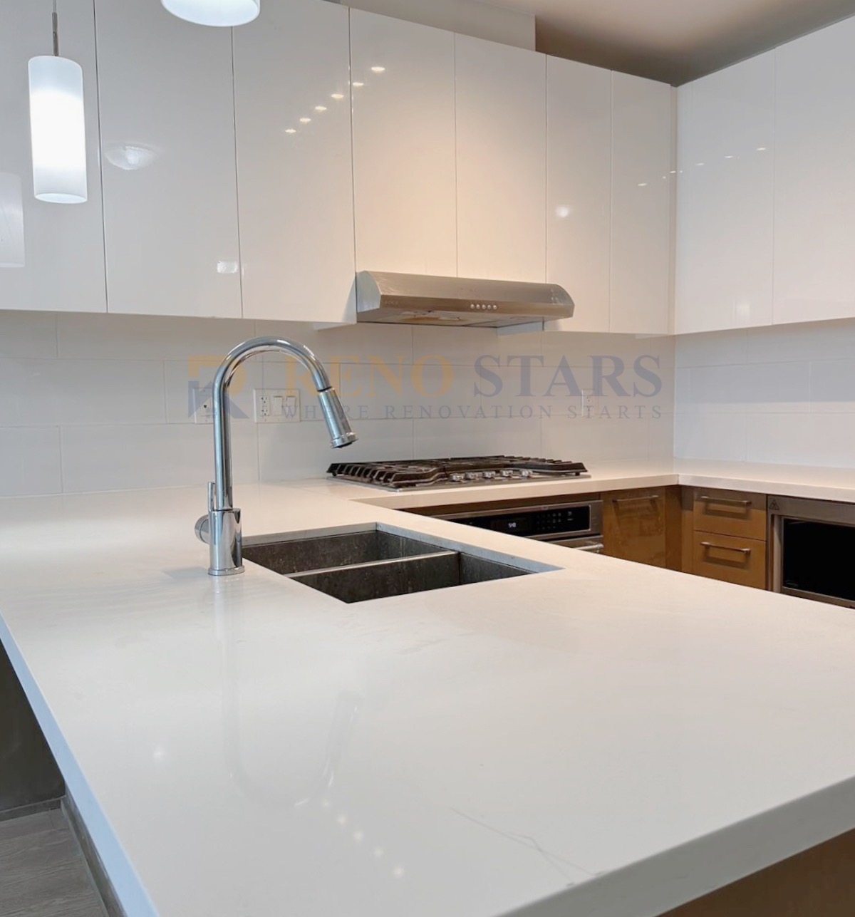 高贵林公寓厨房翻新 — 石英石台面