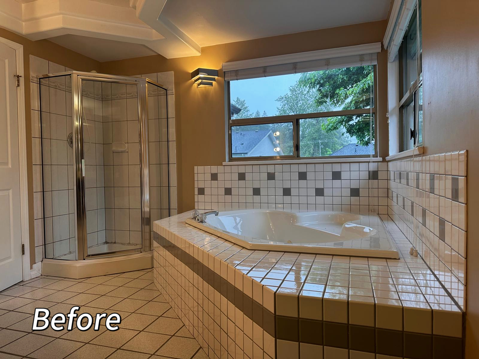 现代风格的两个卫生间翻新 - 翻新前2