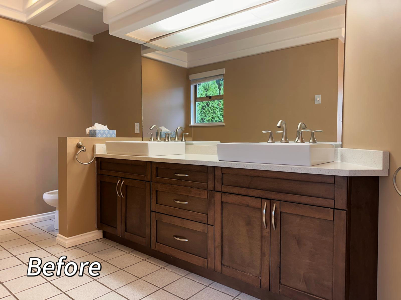 现代风格的两个卫生间翻新 - 翻新前3