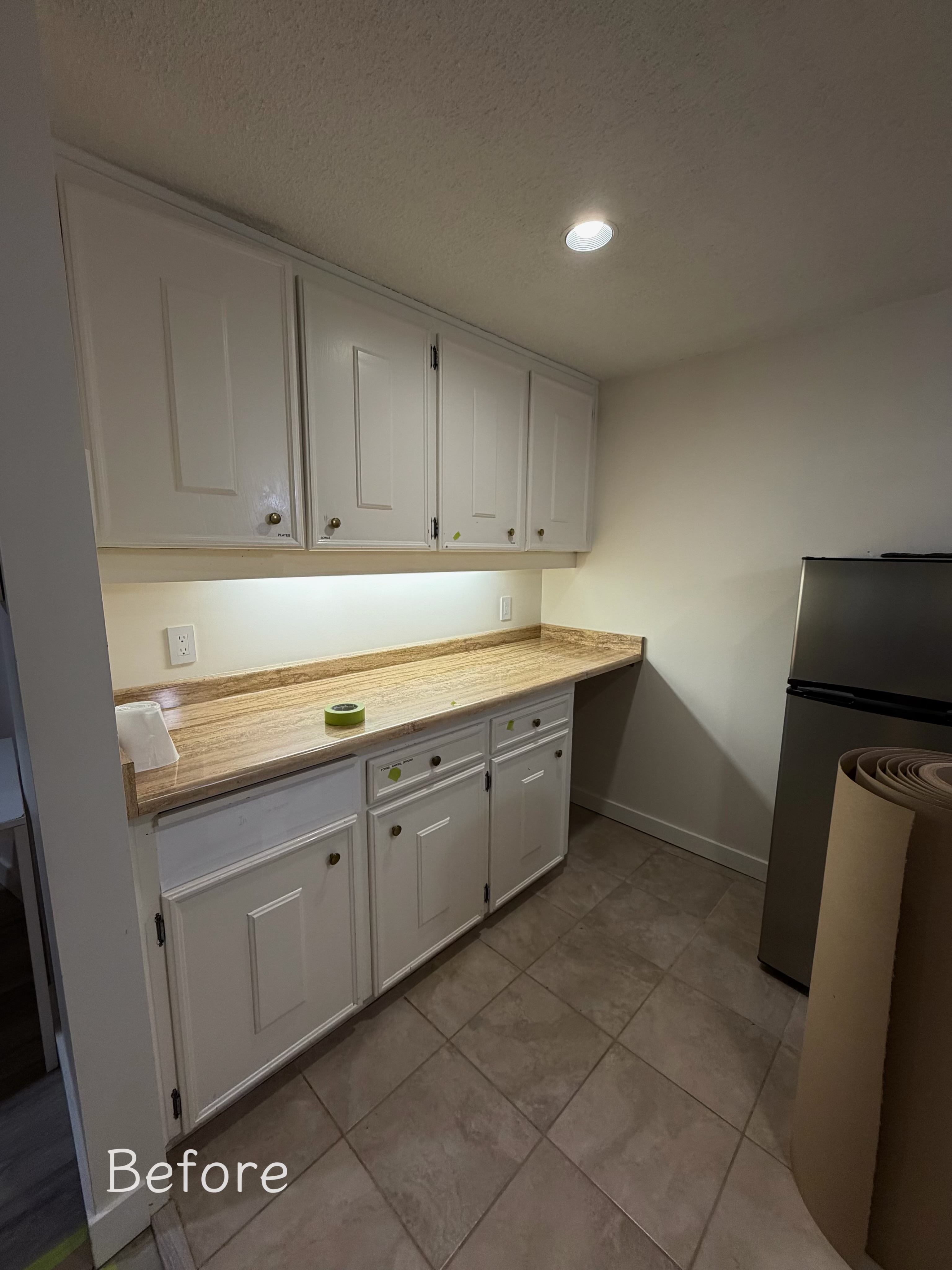 Stylish Kitchen Renovation with White Cabinets and Gold Handles - Before Renovation 3