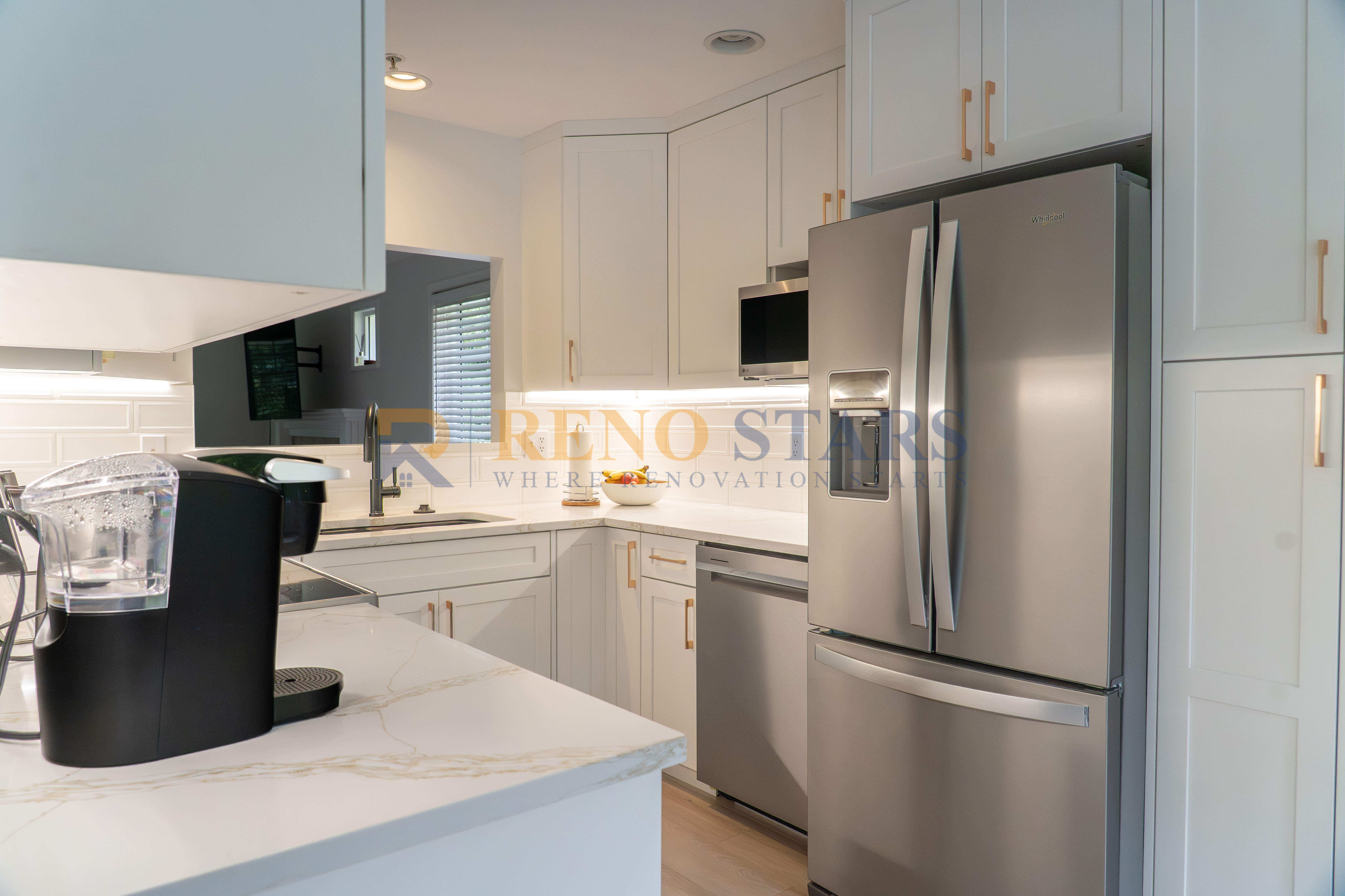 Modern Kitchen Renovation with White Shaker Cabinets